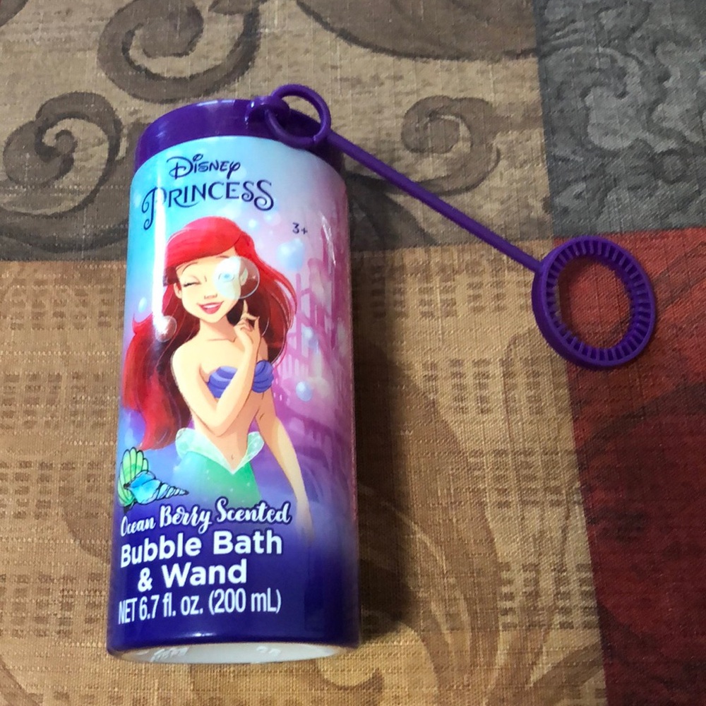 🛍️5/$20🛍️Disney Princess “Ocean Berry” scent Bubble Bath and Wand.